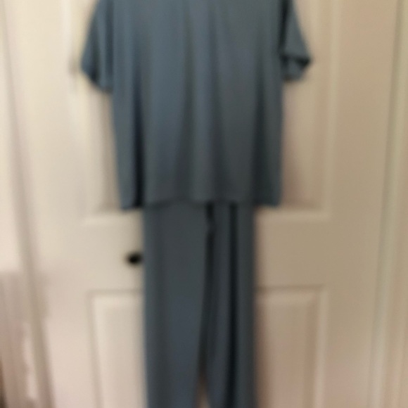 Venus Rule Ribbed knit flare pants & crop tee top. - Picture 6 of 9